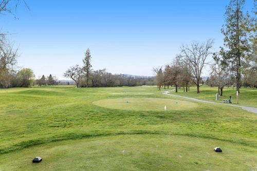 1409 Birdie Dr, Windsor CA  95492-8717 exterior