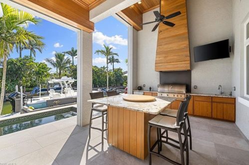 1266 Cobia Ct, Naples FL  34102-1549 exterior