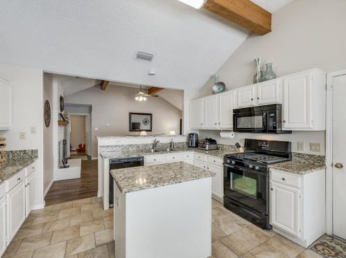 1412 Baker Dr, Cedar Hill TX 75104-1342 exterior