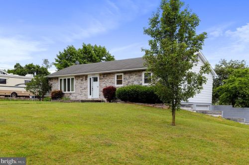 10601 Scenic View Dr, Upton PA  17225-9359 exterior