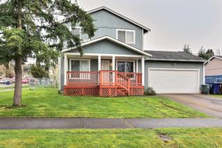 1653 34th St, Tacoma, WA 98404-4802