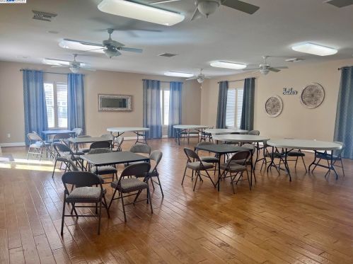 1677 Red Sky Way, Ripon CA  95366-9349 exterior