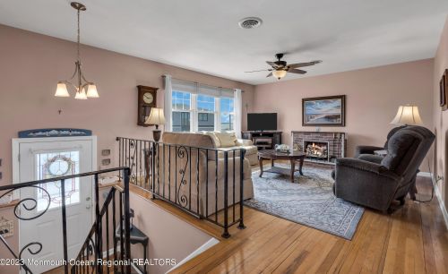 316 Sunset Dr, Pelican Island NJ  08751-2225 exterior