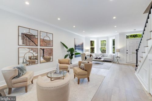 325 11th St, Washington DC  20002-6219 exterior