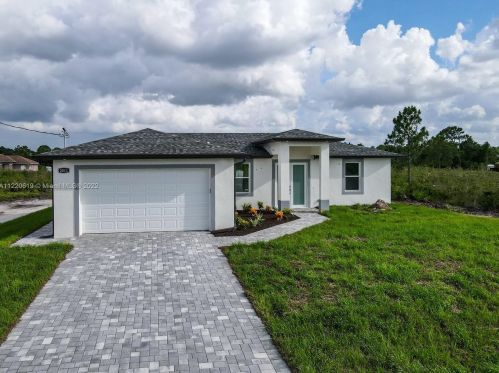 2811 55th St, Lehigh Acres, FL