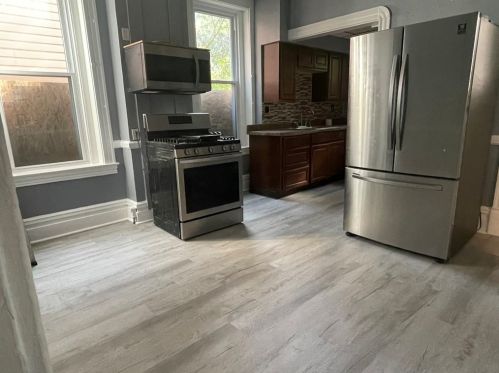 307 Graham St, Pittsburgh PA  15206-2839 exterior