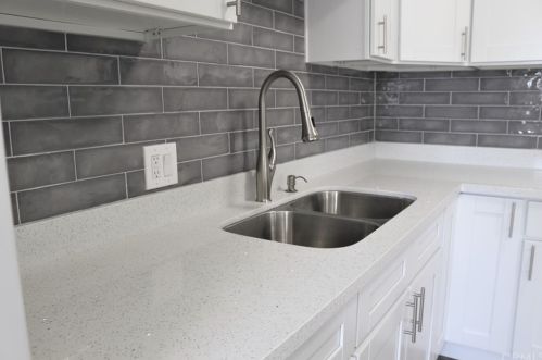 327 Erwin St, Rialto CA  92376-6018 exterior