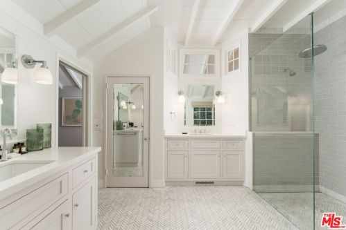 1564 Ramona Ln, Santa Barbara CA  93108-2634 exterior