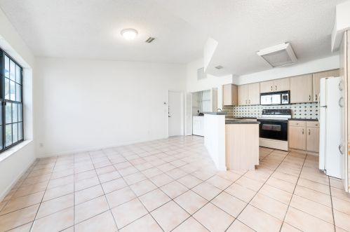 4830 Brighton Lakes Blvd, Boynton Beach, FL 33436-4837