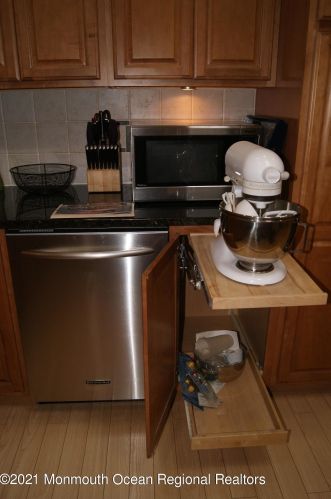 15 Van Ness Dr, Bricktown NJ  08723-5730 exterior