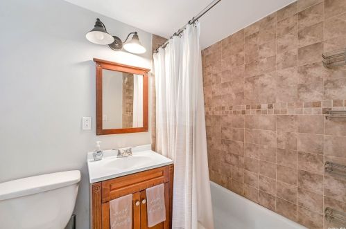 92 Tyler Ave, Scotts Beach NY  11789-2637 exterior