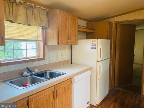 655 Lilac Dr, Smithville PA  17560-9686 exterior