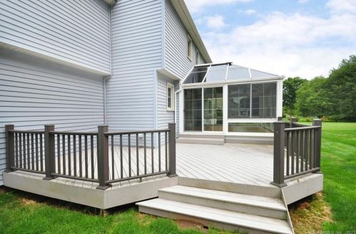 156 Carriage Way, Windsor CT 06095-2008 exterior