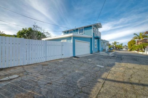 1119 Leonard Ave, Oceanside, CA 92054-4219