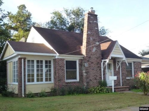 711 Magnolia St, Hickman, KY 42050-1321