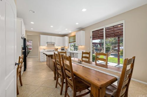 39601 Parkview Dr, Temecula CA  92591-7229 exterior