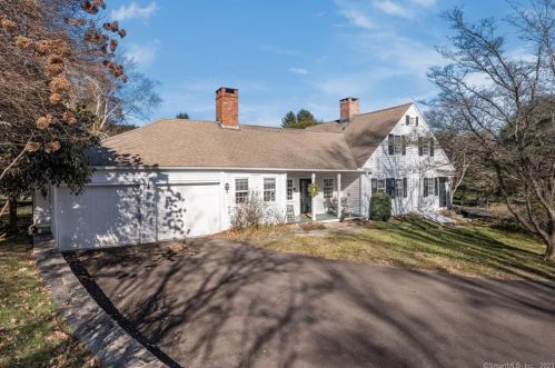 168 River Rd, Essex, CT 06426-1306
