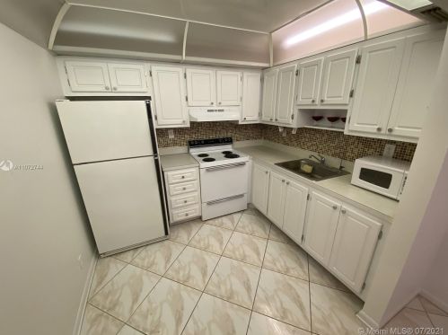 63 Burgundy B, Delray Beach, FL 33484-5471
