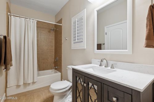 4822 Avenida Del Rey, Phoenix AZ  85083-2203 exterior