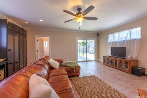 2850 Foreman Ave, Long Beach CA  90815-1112 exterior