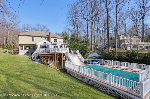 162 Borden Rd, Middletown NJ  07748-3050 exterior