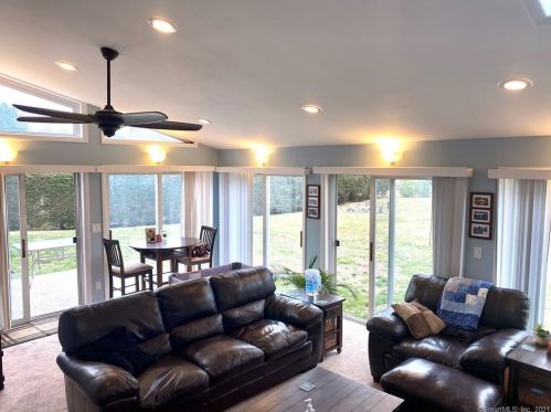 4 Poulin Dr, Putnam CT  06260-1010 exterior