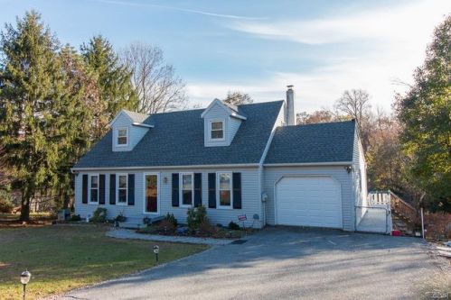 4356 Lotus Ln, Coopersburg, PA 18036-9546
