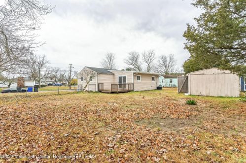 21 Maplewood Dr, Bricktown NJ  08723-3353 exterior