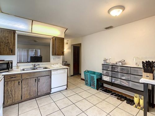 701 Platypus Ct, Kissimmee FL 34759-4324 exterior