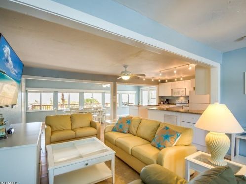 6000 Gulf Rd, Fort Myers Beach FL  33931-4315 exterior