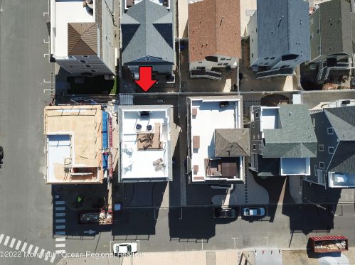 5 Fort Ave, Pelican Island NJ  08751-1512 exterior