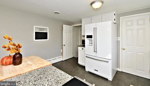 1472 Timberline Dr, Pottstown PA  19465-7234 exterior