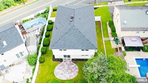 2 Elmwood Ter, Elmwood Park NJ  07407-1730 exterior