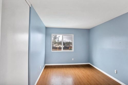 1260 Hoover St, Escondido CA  92027-1415 exterior