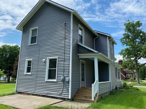 2 Ridgeway Ave, Greenville, PA 16125-2126