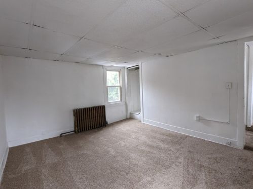 2194 Pauline Ave, Pittsburgh PA  15216-3517 exterior