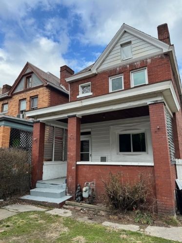 305 Moore Ave, Pittsburgh, PA 15210-2035
