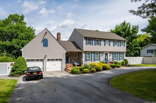 15 Gold Rd, Poughkeepsie, NY 12603-6303