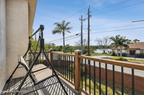 222 Summers Creek Dr, Merritt Island FL  32952-2684 exterior