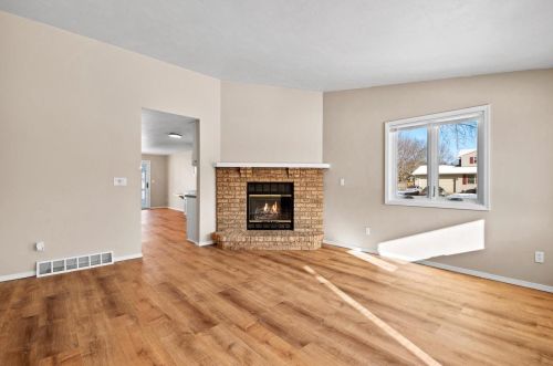 3145 Tobermory Dr, Green Bay, WI 54311-7611