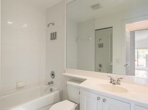 7656 Rozzini Ln, Naples, FL 34114-2675