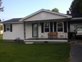 100 Cantrell Ln, Waynesboro, TN 38485-3210