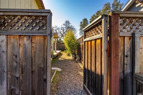 144 Fulton Pl, Windsor CA  95492-9474 exterior