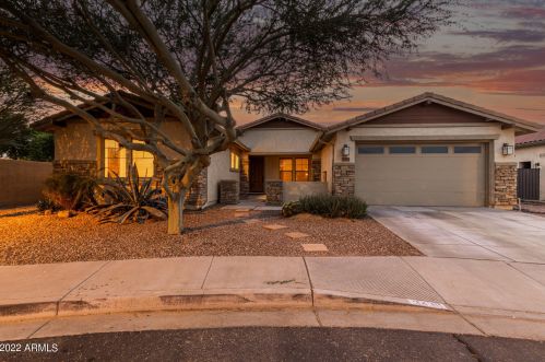 3430 Holguin Way, Chandler, AZ 85248-3983