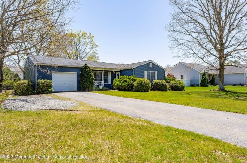 705 Wellesley Rd, Lacey Township, NJ 08734-1533