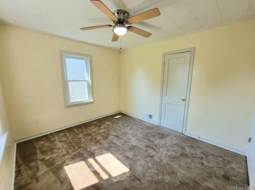 82 Ridgewood Ave, Middletown NY  10940-3415 exterior