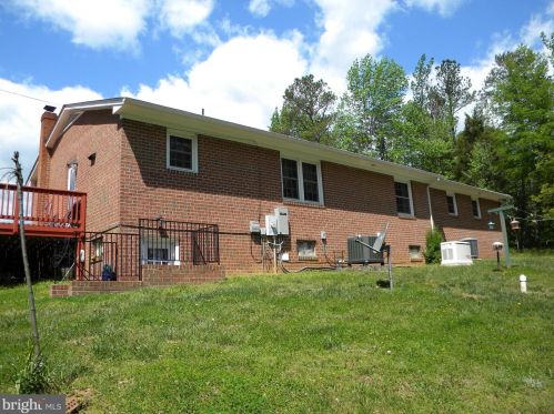 16461 Richmond Tpke, Bowling Green VA  22427-2207 exterior