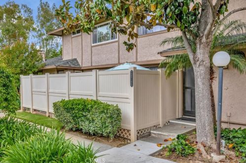 28745 Conejo View Dr, Calabasas, CA 91301-3376