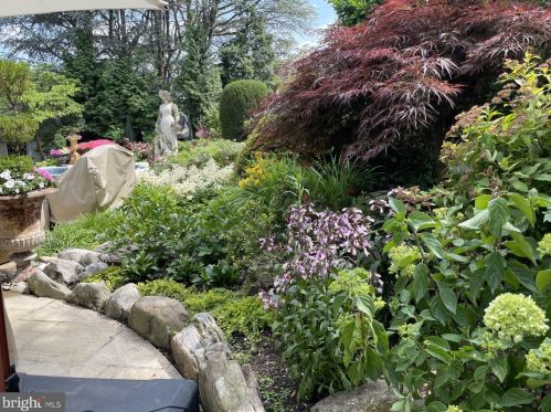 3210 R St, Washington DC  20024-3419 exterior