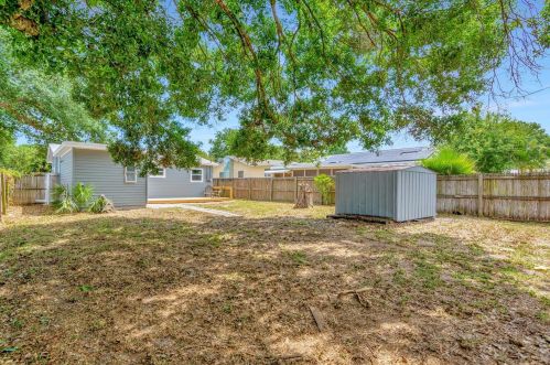 1047 48th Ave, Saint Petersburg FL  33703-3633 exterior